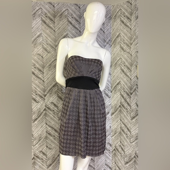 Le Chateau Strapless Black and Gray, with pockets Dress- small - Picture 1 of 9